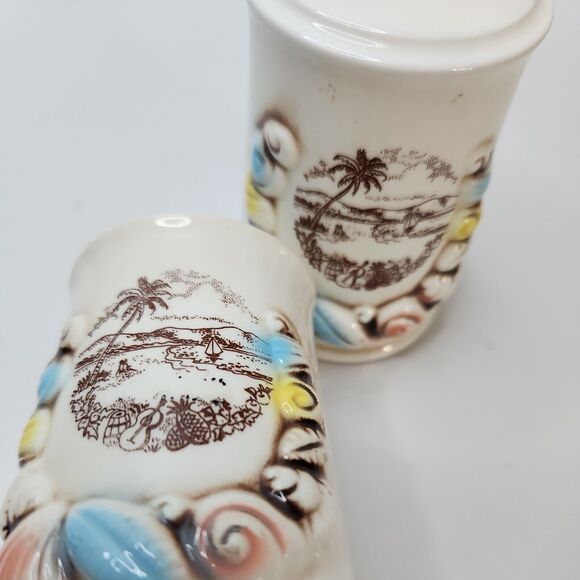 Vintage St. Thomas Seashell Salt And Pepper Shakers, ceramic - Picture 11 of 11